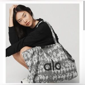 Alo Yoga Tie Dye Grey Shopper Tote Bag